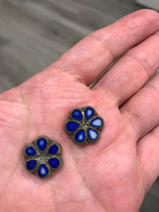 CZECH GLASS TABLE CUT FLOWER BEADS