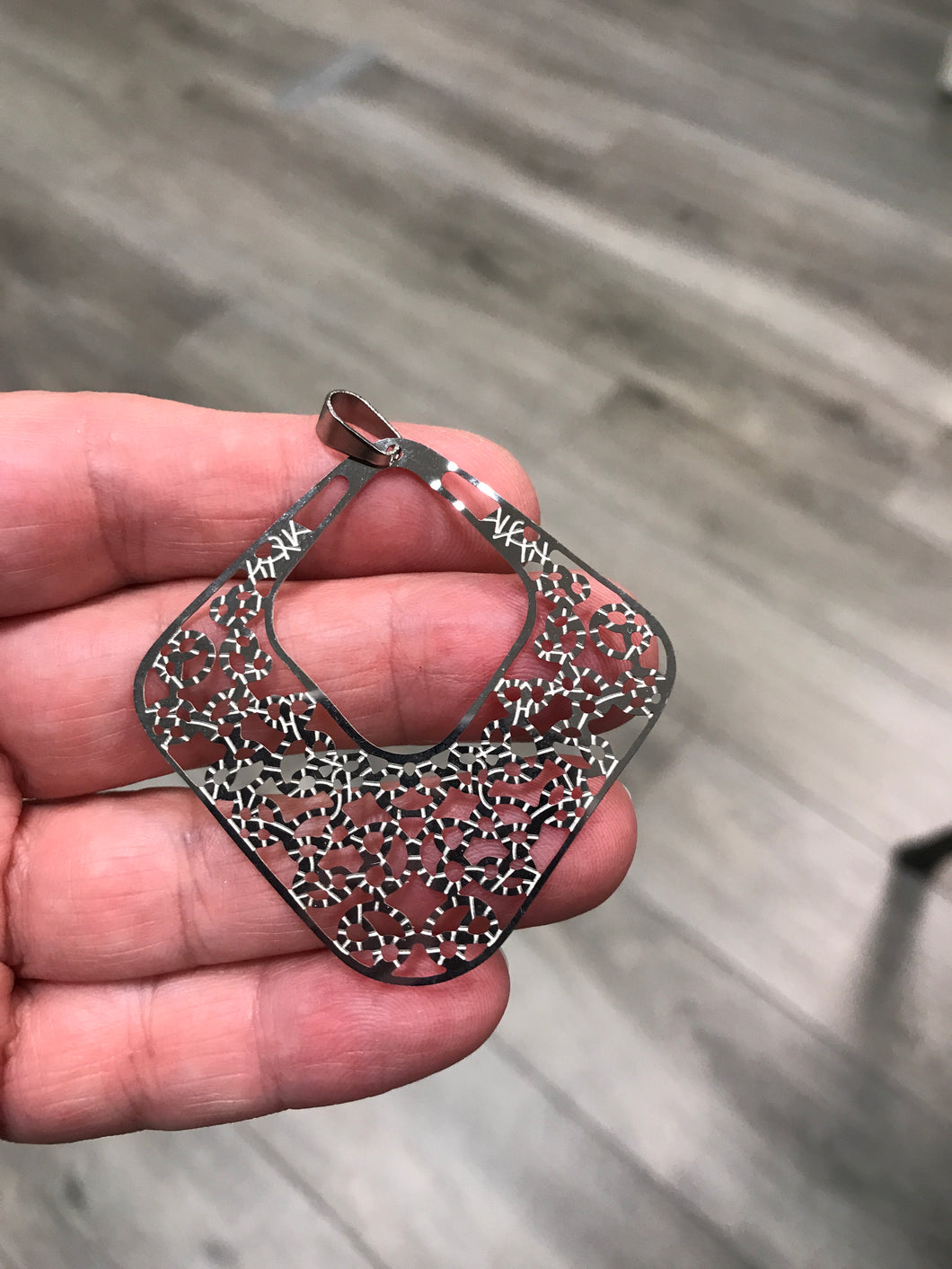 304 STAINLESS RHOMBUS PENDANT