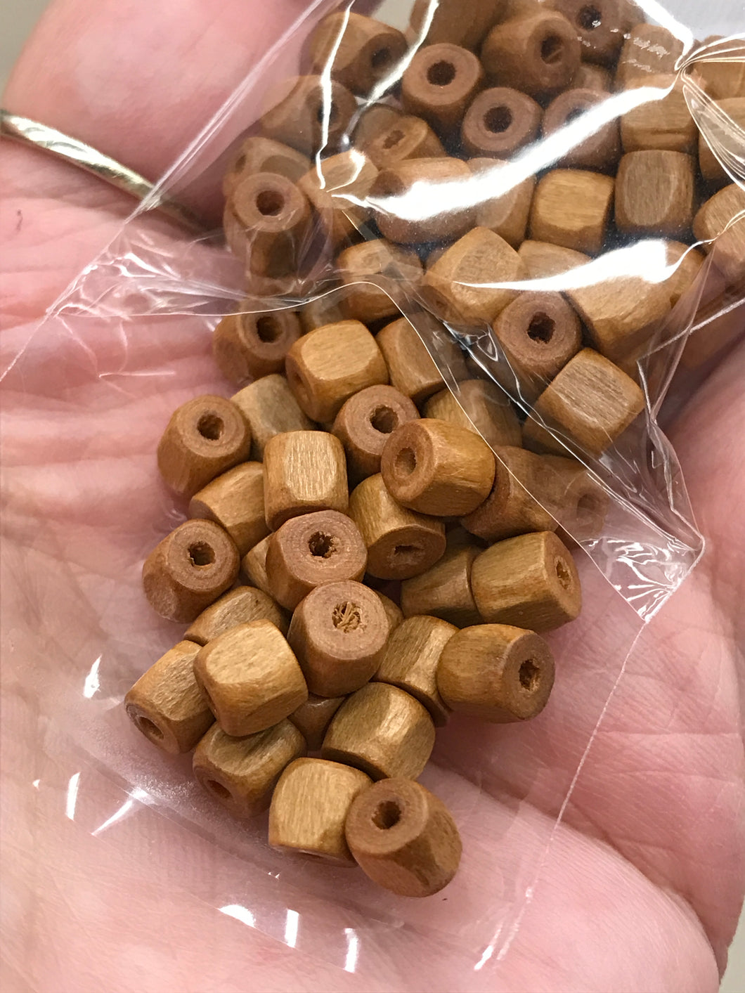 WOOD BEAD 5X5X5MM