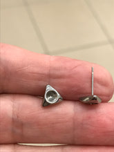 Load image into Gallery viewer, 304 STAINLESS EAR STUD TRIANGLE
