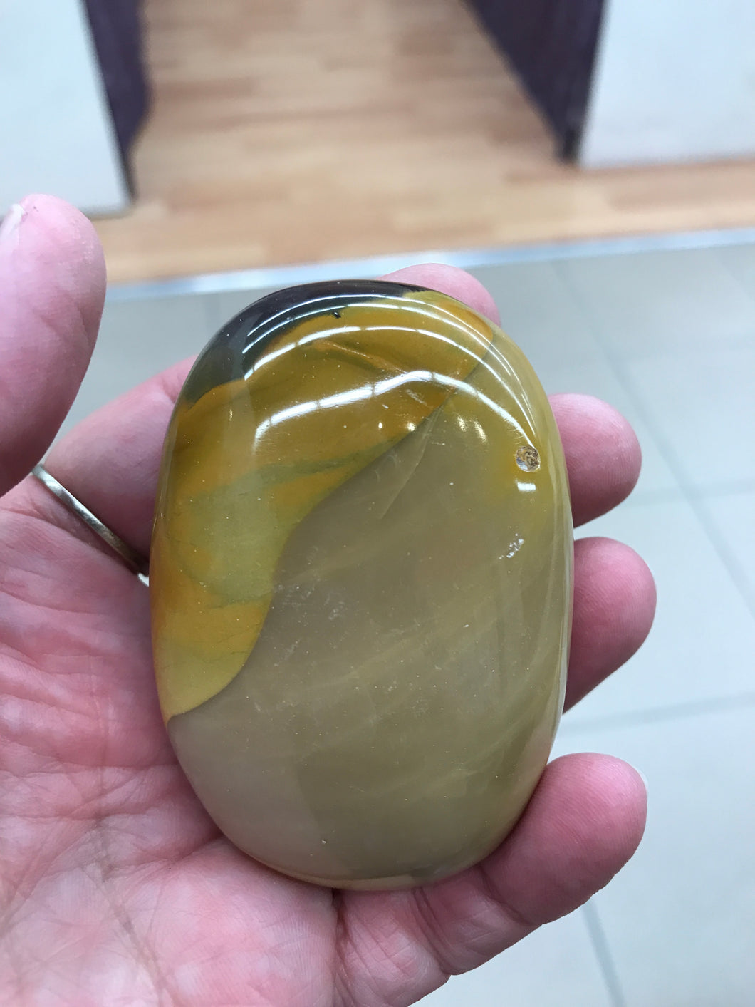 MOOKAITE PALM STONE