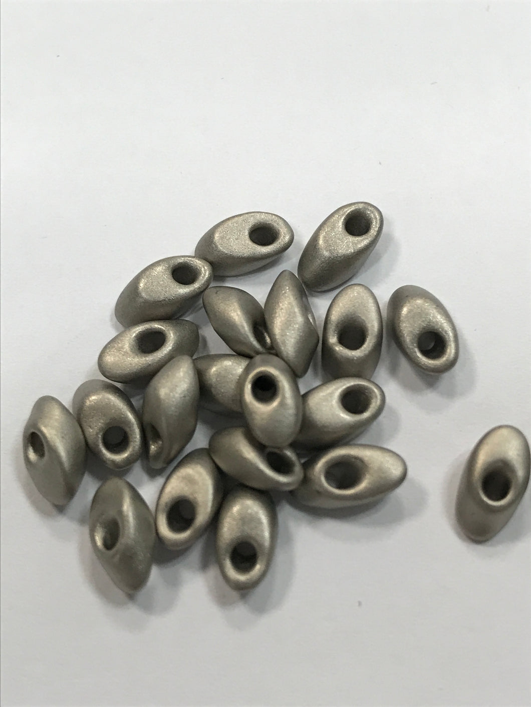 MIYUKI LONG MAGATAMA 4X7MM
