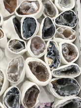 Load image into Gallery viewer, AGATE DRUZY ROUGH
