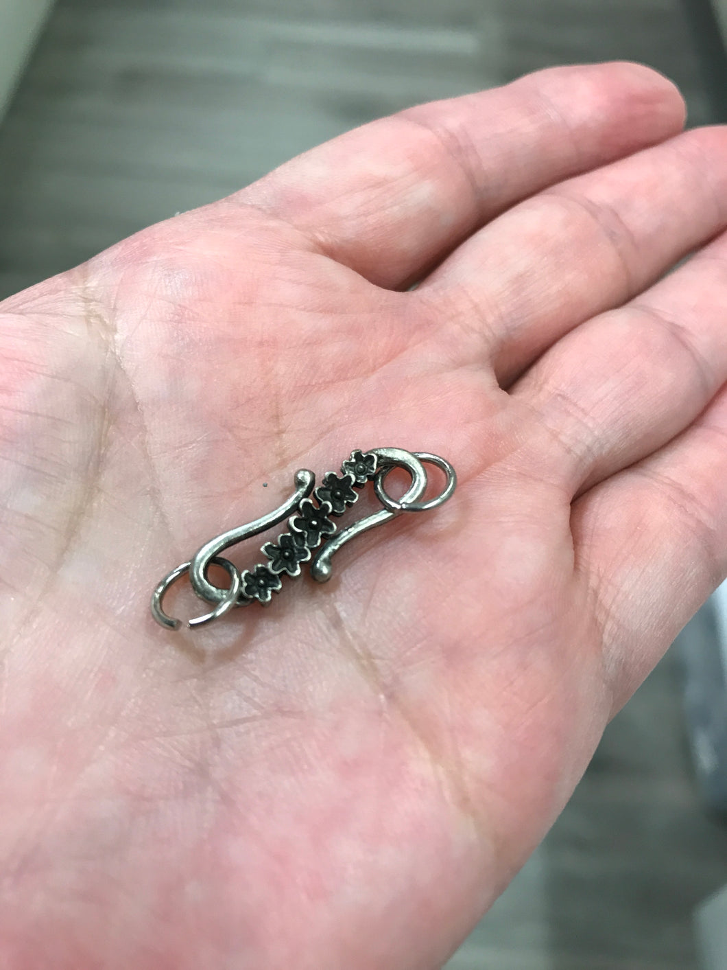 FLOWER S-HOOK CLASP