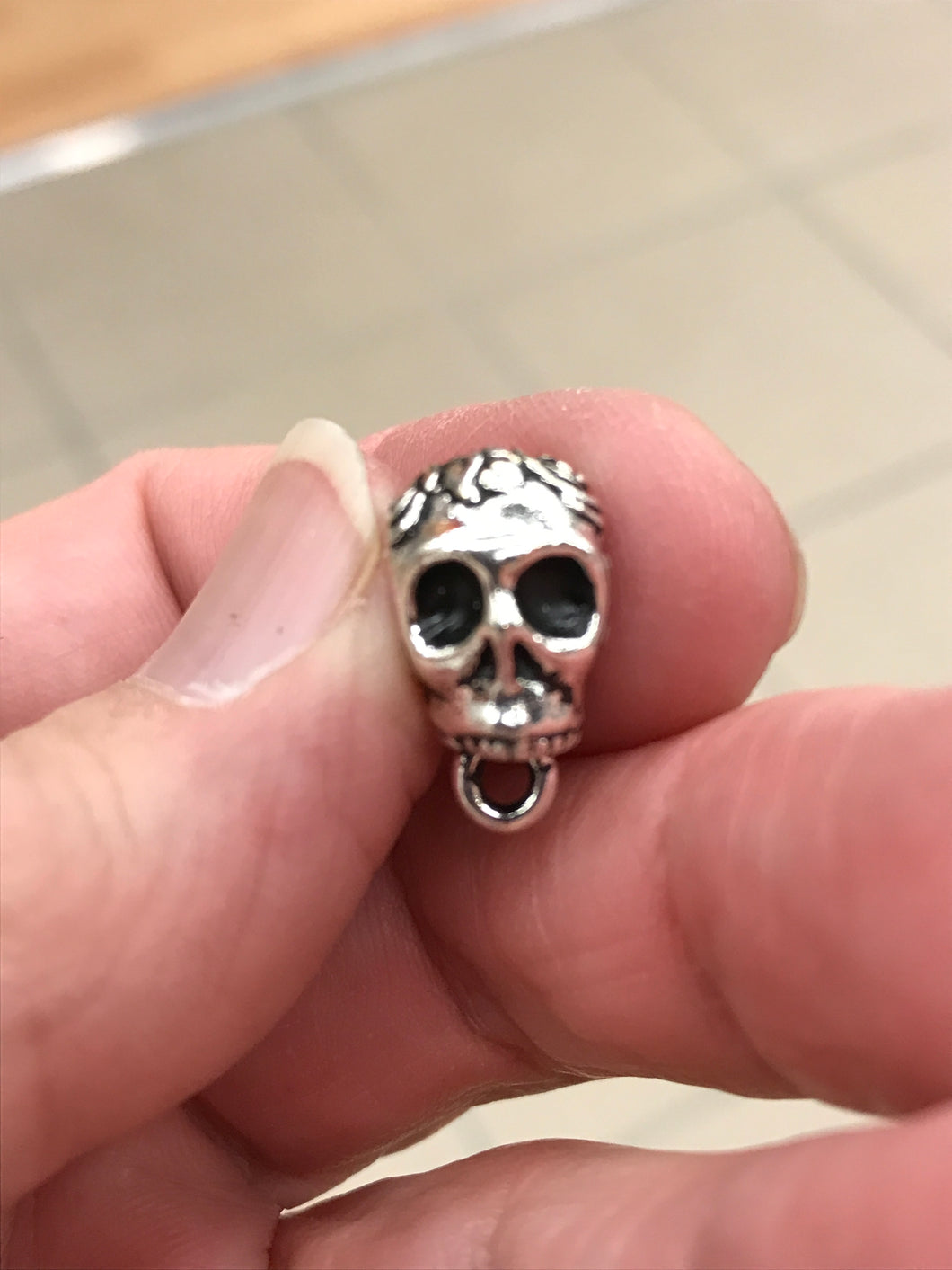 TC SKULL HANGER BAIL