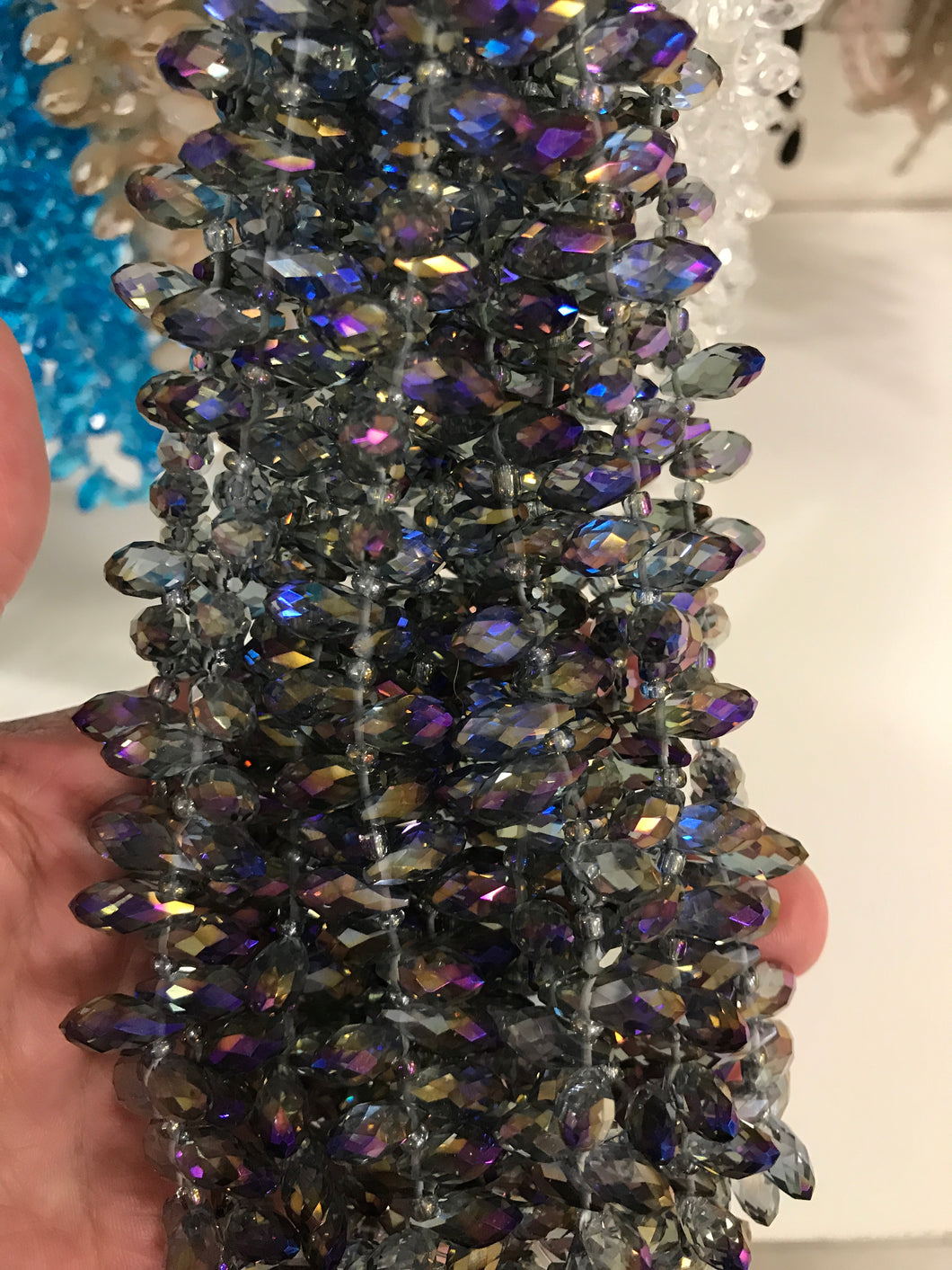 FACETED GLASS BRIOLETTE