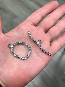 TOGGLE CLASP PLATINUM