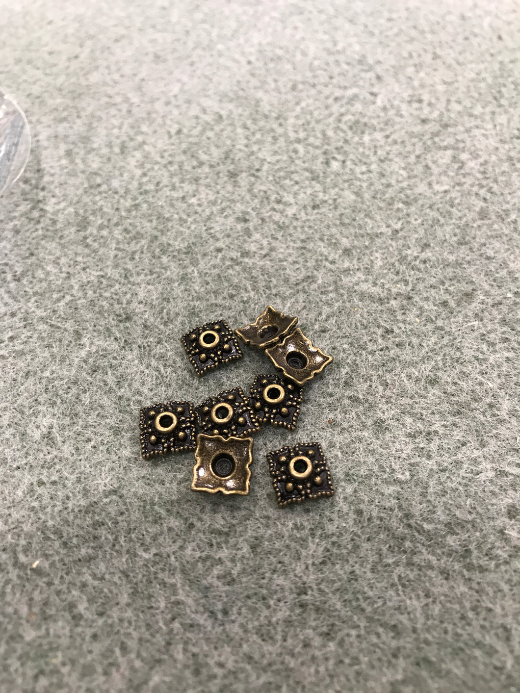 BEAD CAP