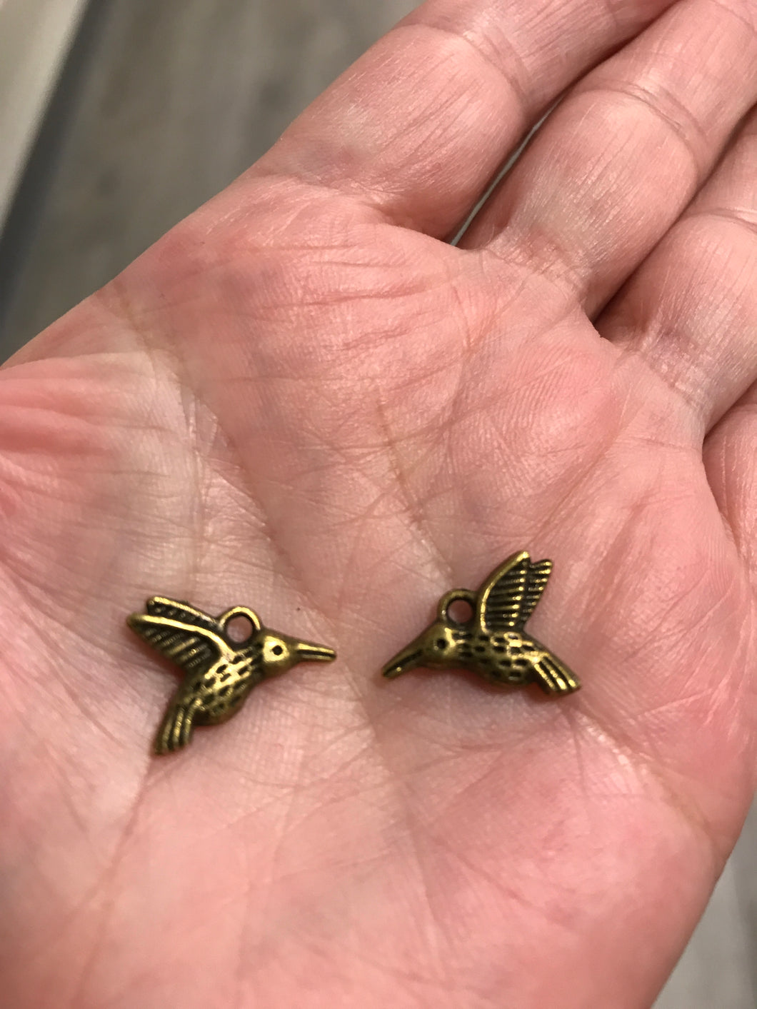 CHARM HUMMINGBIRD