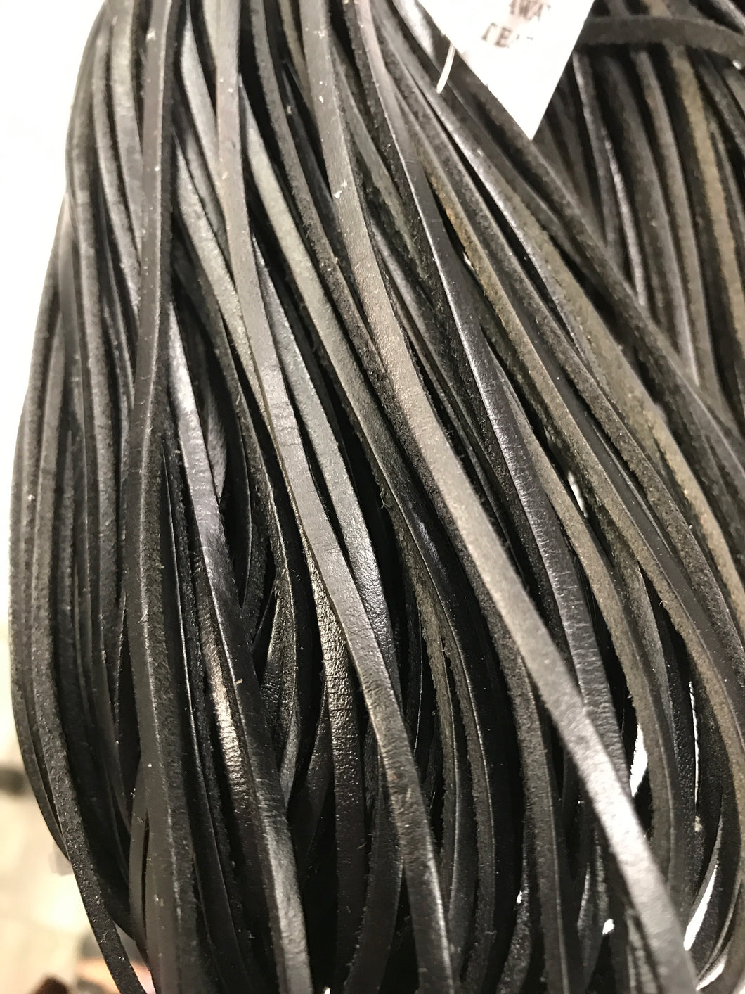 COWHIDE CORD BLACK