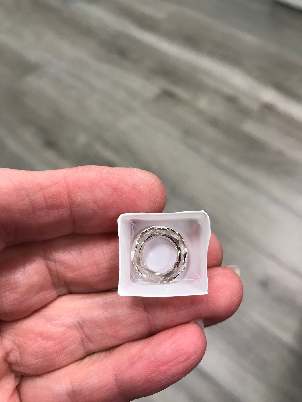SWAROVSKI 4139 RING