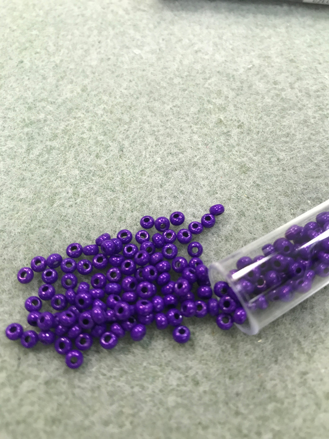 CZECH SEED BEAD 8/0