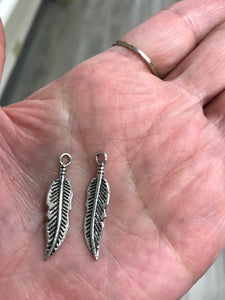CHARM FEATHER