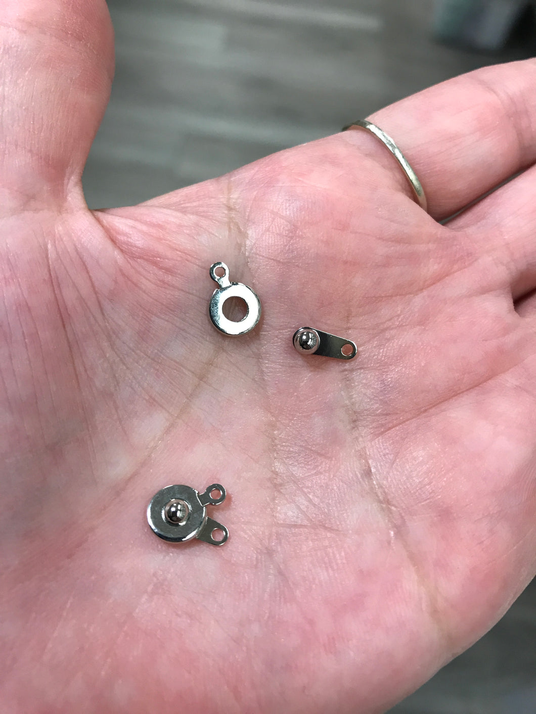 BUTTON CLASP
