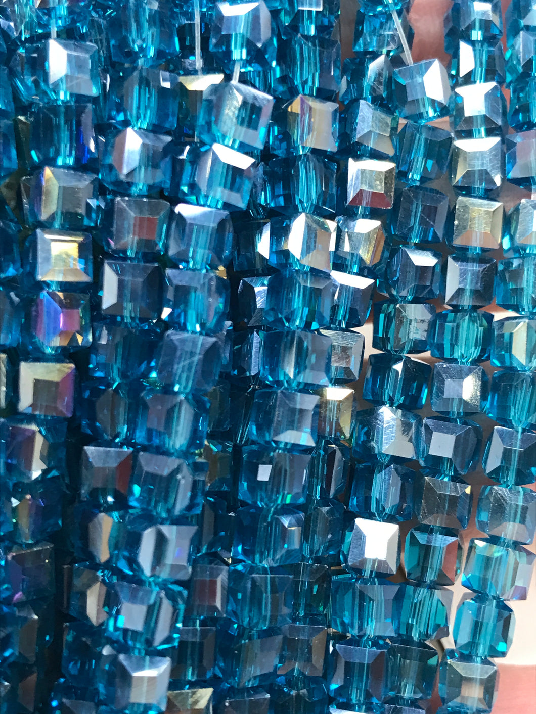 ELECTROPLATED GLASS 4X4MM CUBES