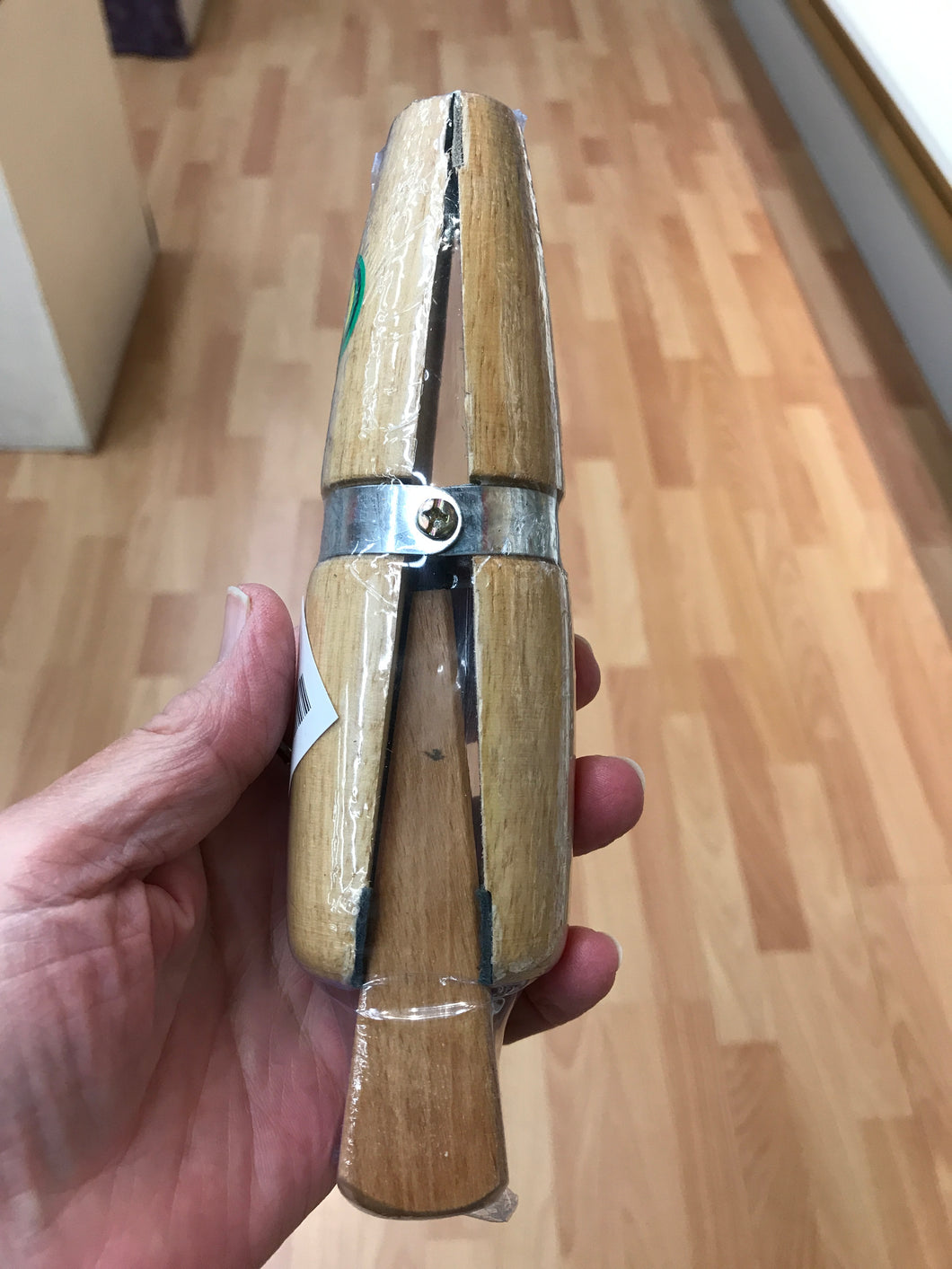 WOODEN CLAMP