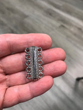 Load image into Gallery viewer, 5-STRAND MAGNETIC CLASP
