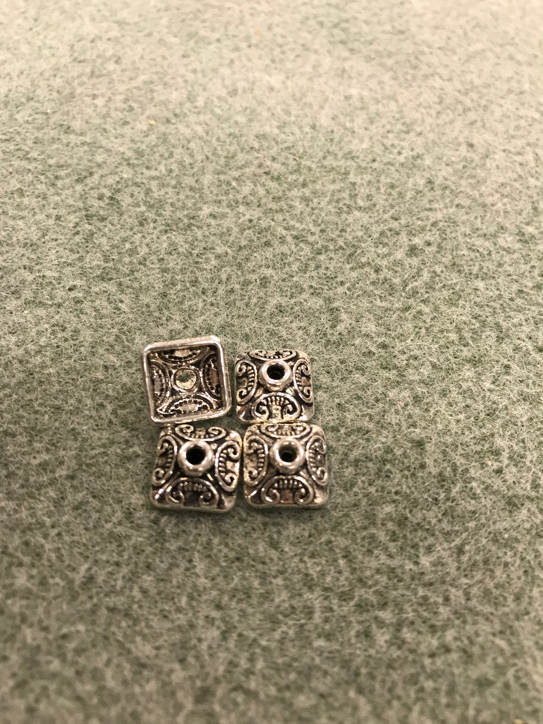 BEAD CAP