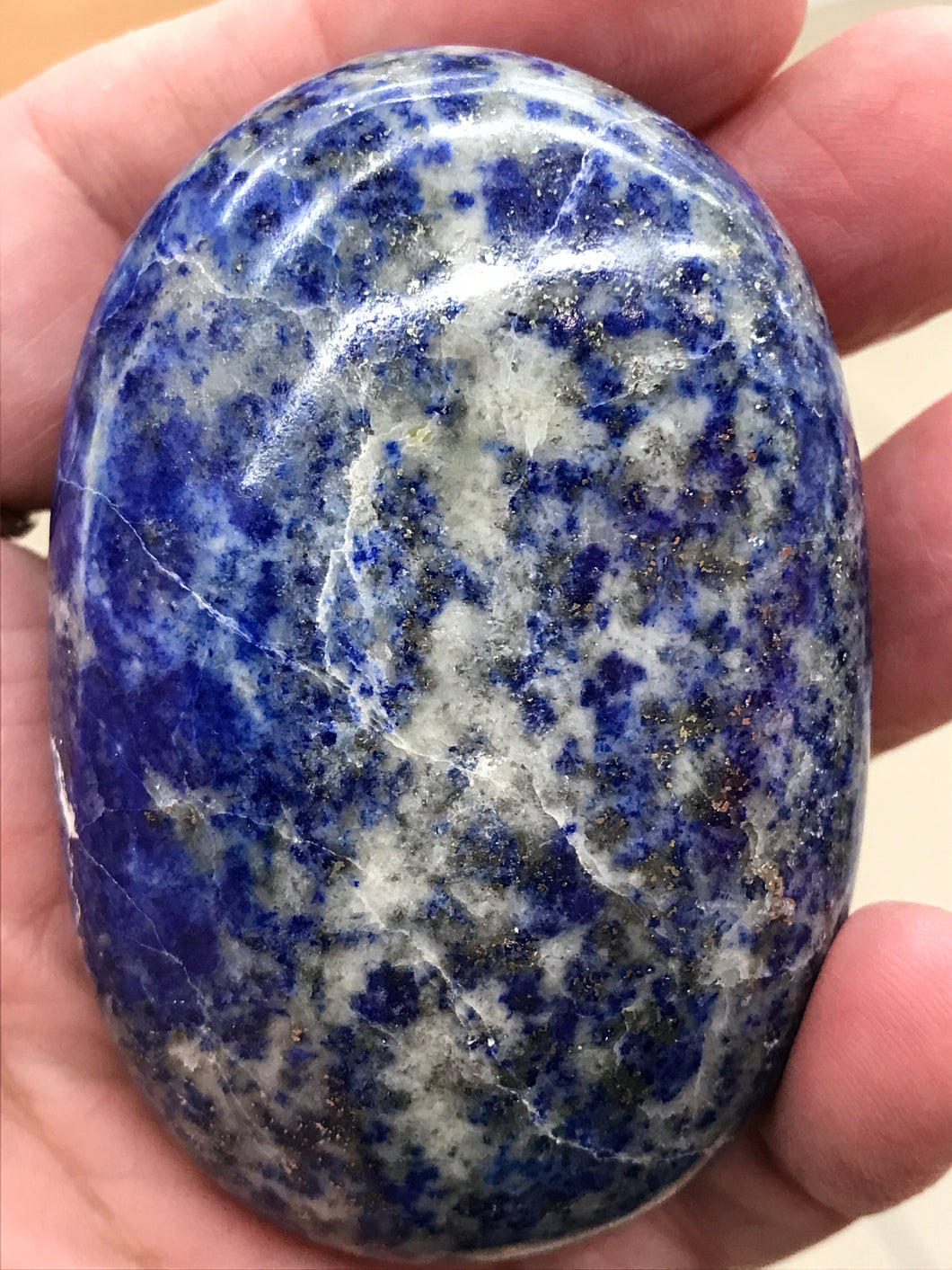 LAPIS LAZULI PALM STONE 159G 69X496MM