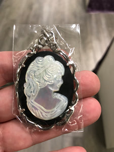 PENDANT CAMEO