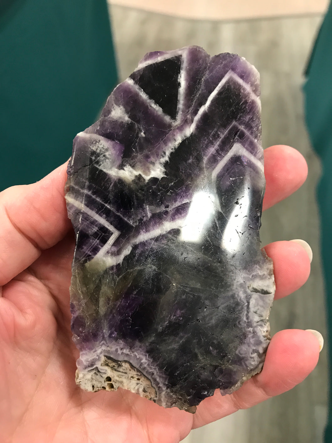 AMETHYST CHEVRON SLICE