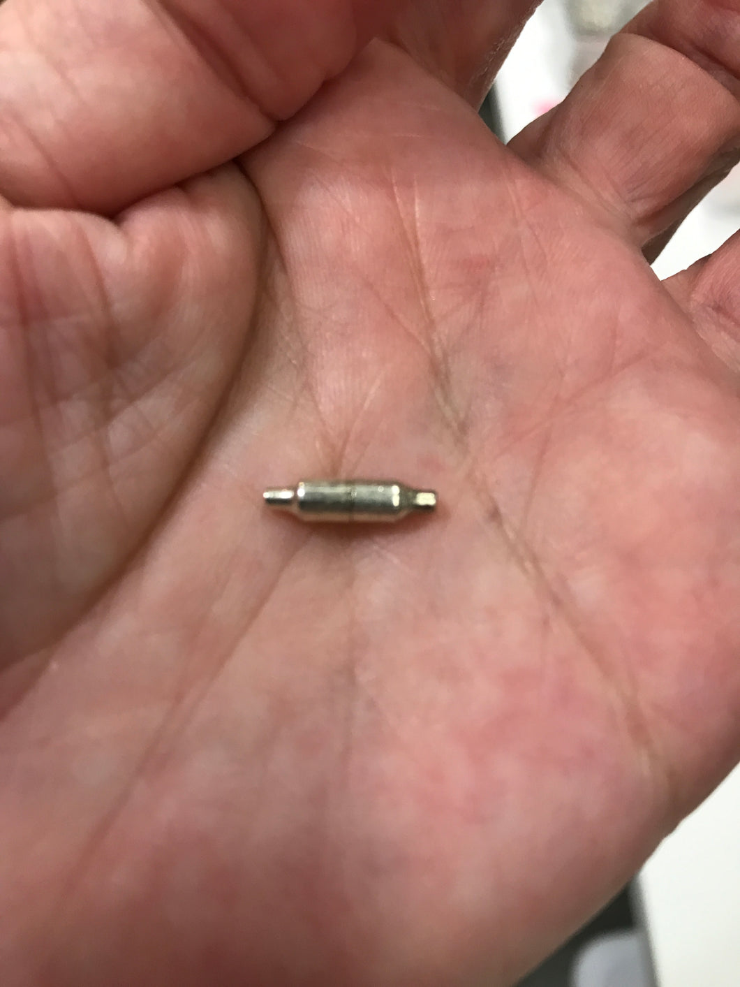 MAGNETIC CRIMP CLASP