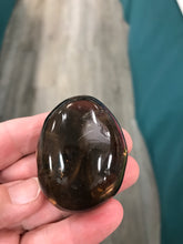 Load image into Gallery viewer, SMOKY QUARTZ GALLET/PALM STONE
