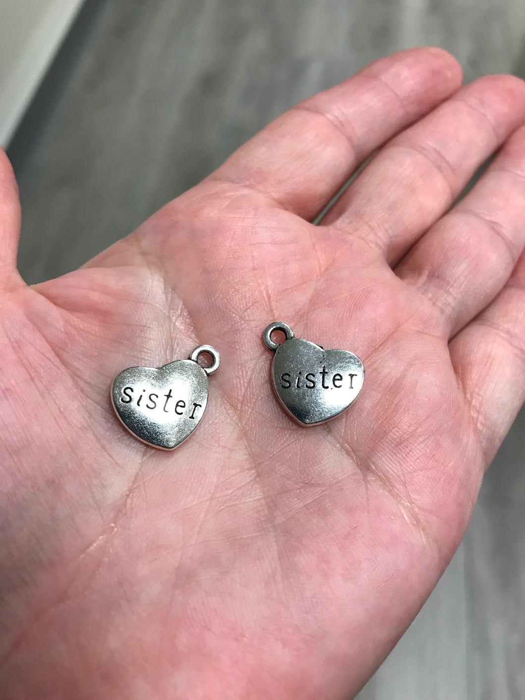 CHARM SISTER HEART
