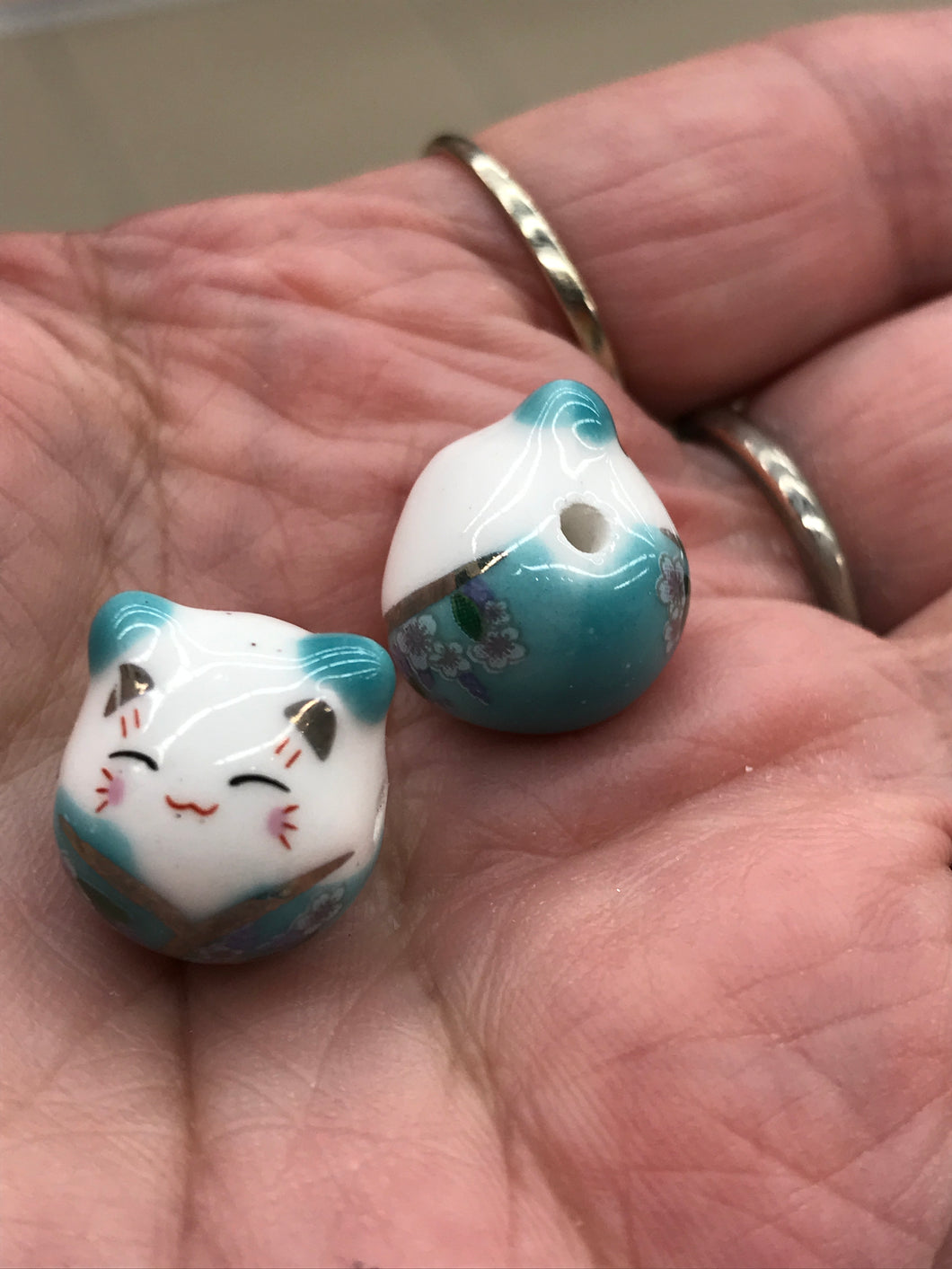 PORCELAIN LUCKY CAT