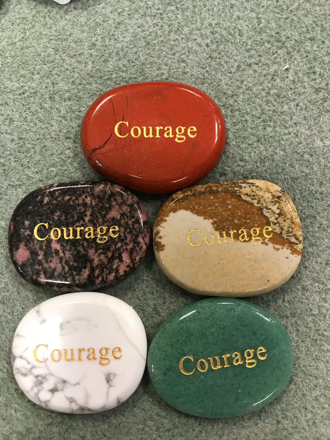 ENGRAVED GEMSTONE 'COURAGE'