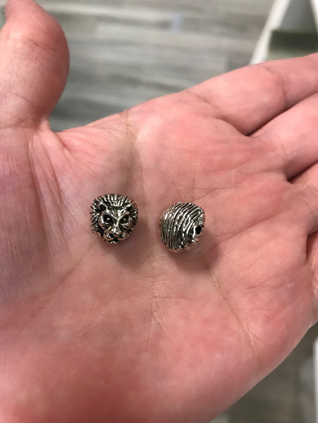 SPACER LION HEAD