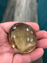 Load image into Gallery viewer, SMOKY QUARTZ GALLET/PALM STONE
