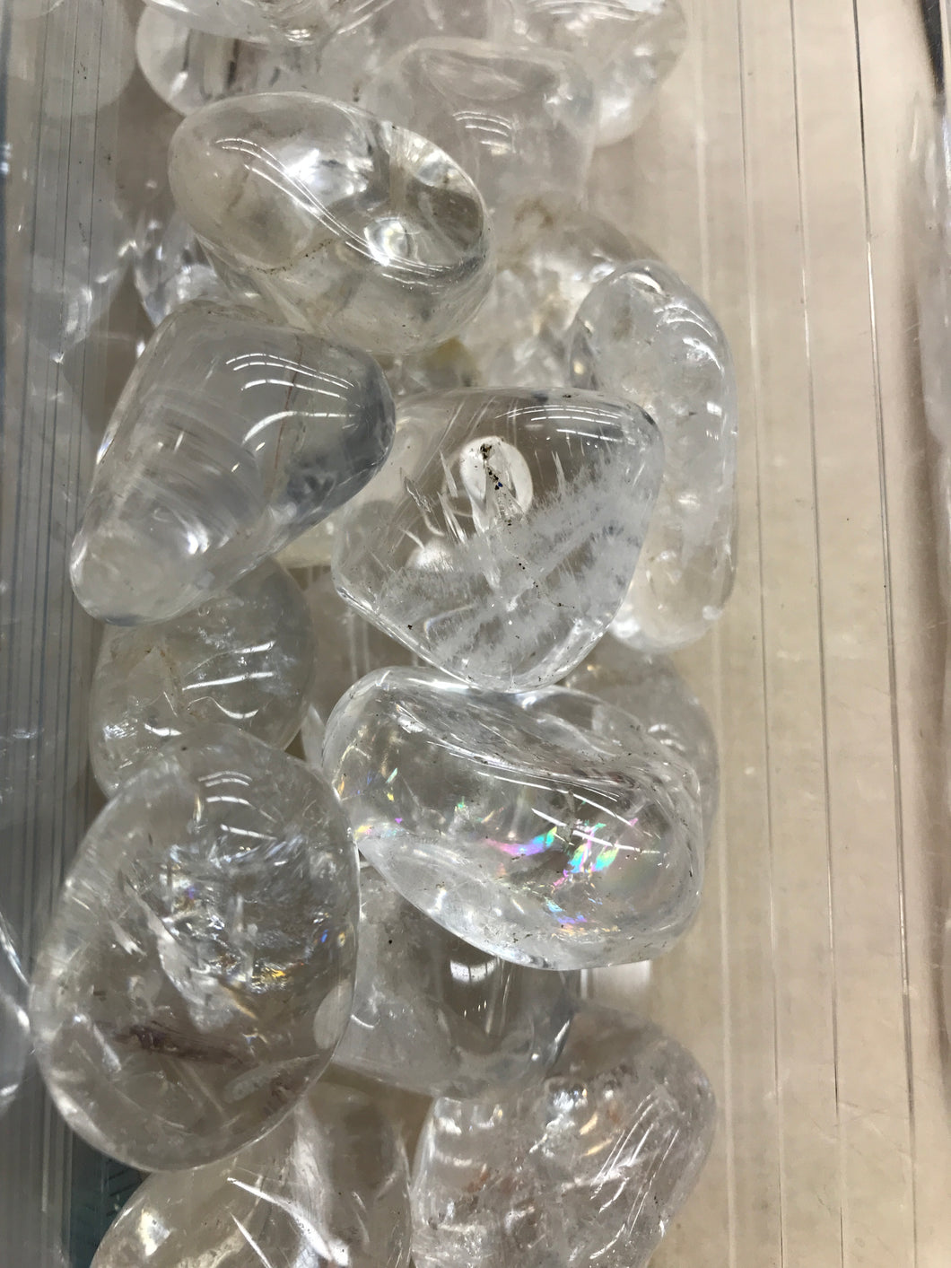 CLEAR QUARTZ TUMBLED