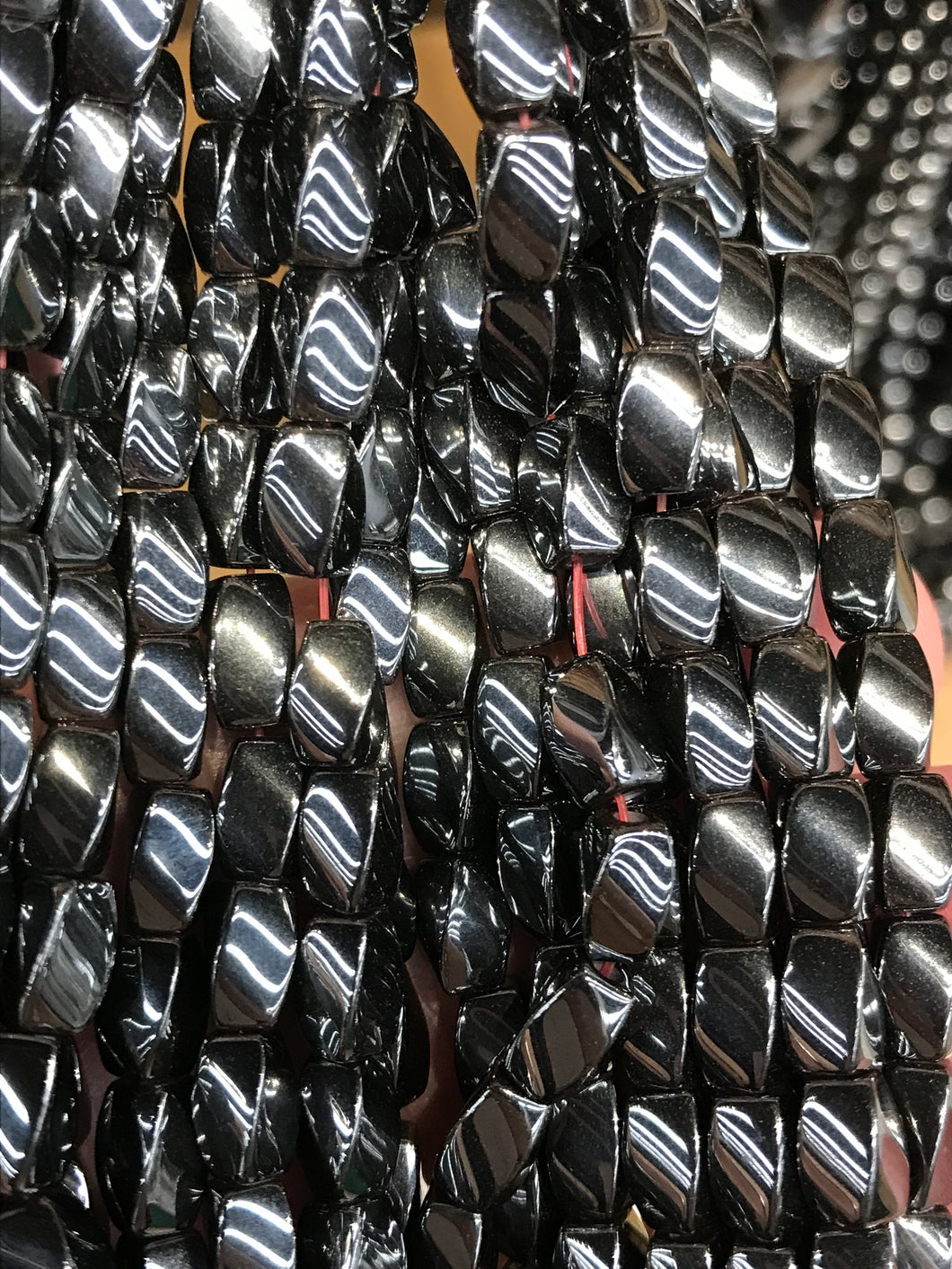 SYN. HEMATITE MAGNETIC 7X4MM