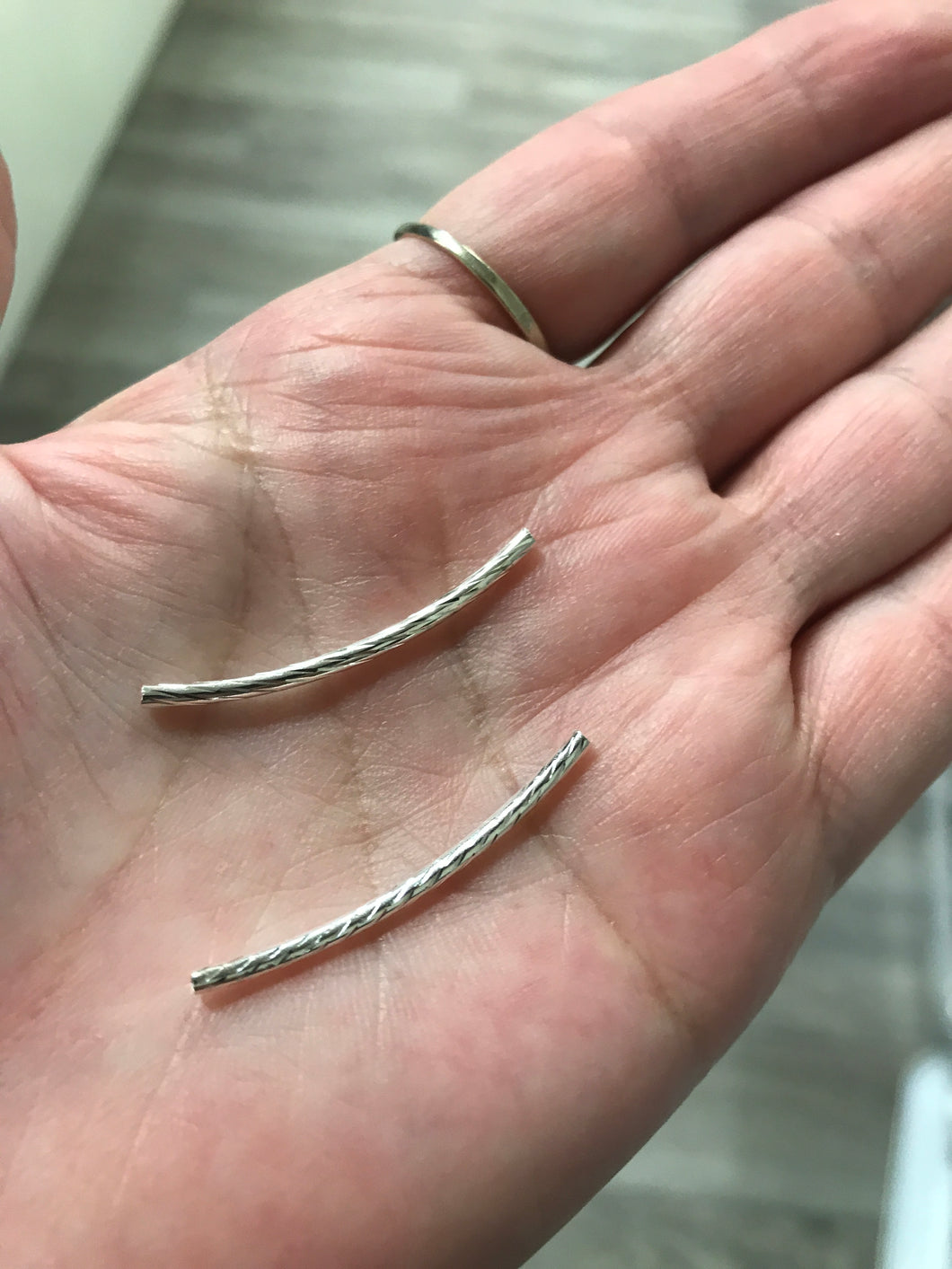 CURVED BRASS TUBE BEAD