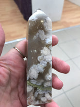 Load image into Gallery viewer, FLOWER AGATE POINT
