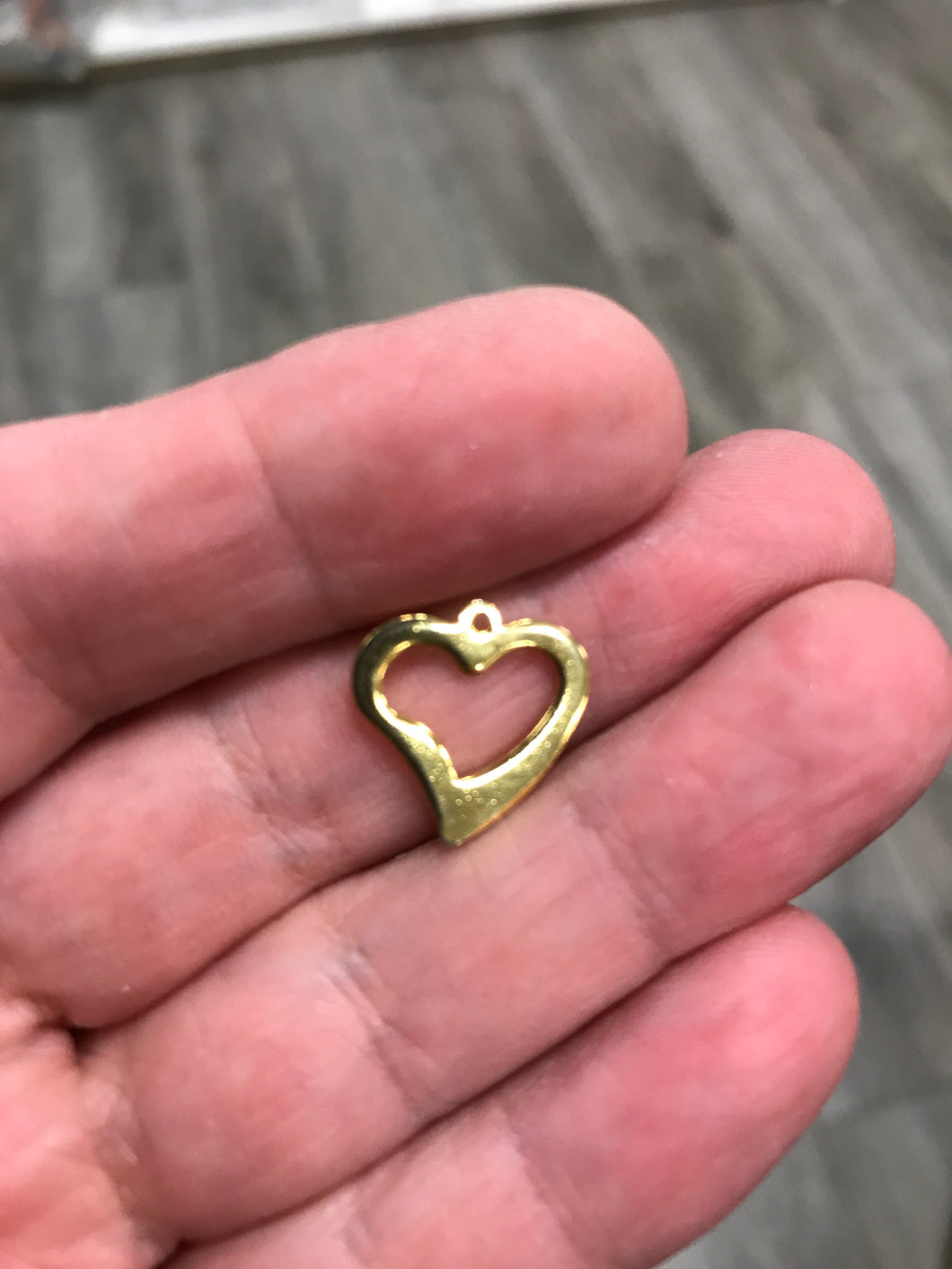 304 STAINLESS CHARM OPEN HEART