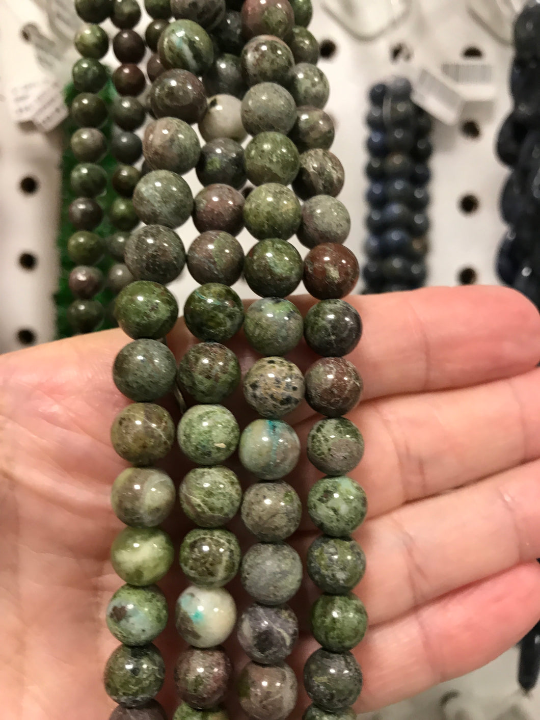 DINOSAUR STONE 8MM