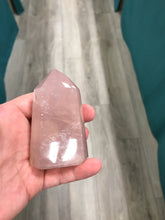 Load image into Gallery viewer, ROSE QUARTZ POINT
