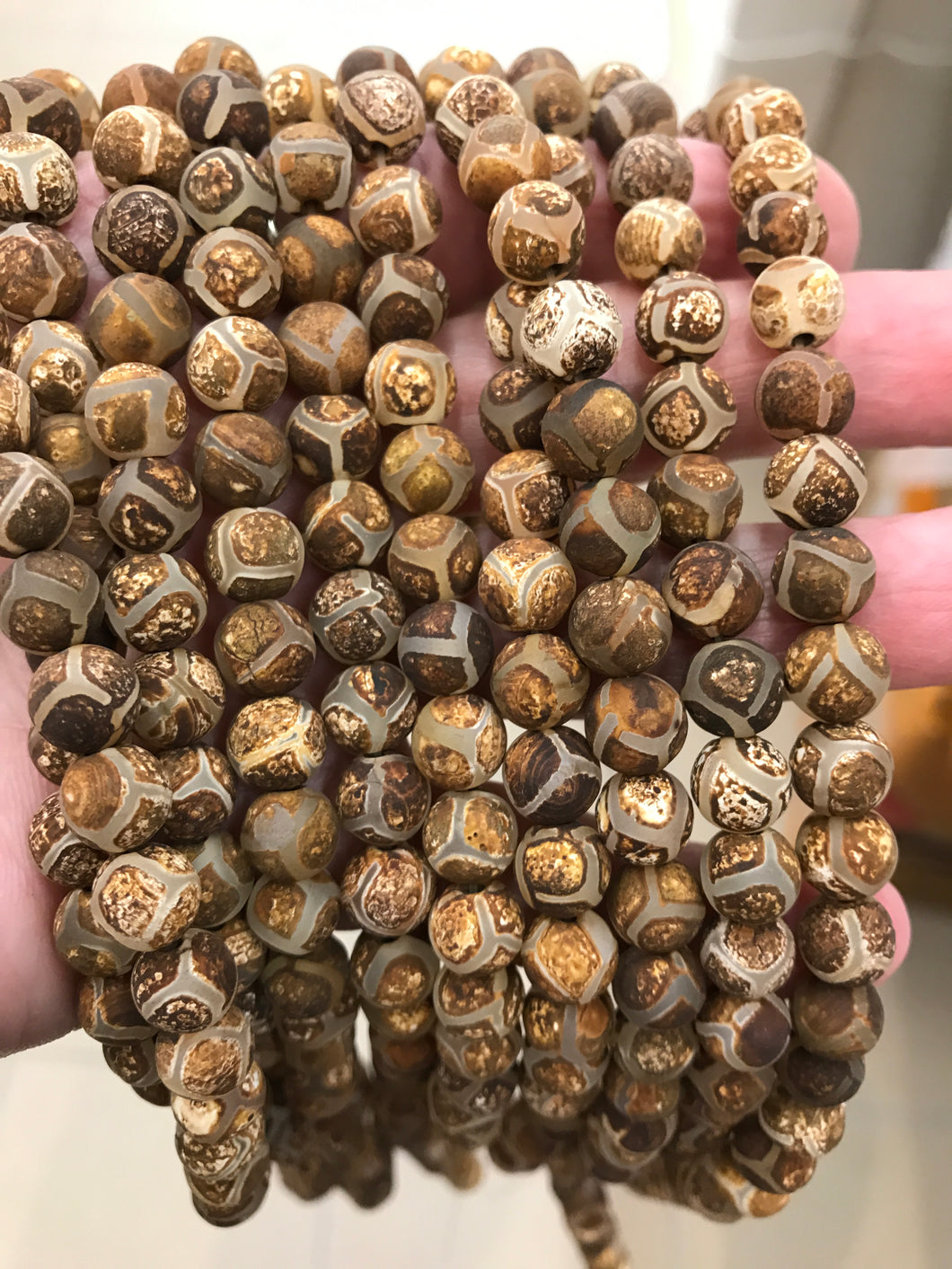 AGATE DZI BEAD 8MM TURTLE PATTERN