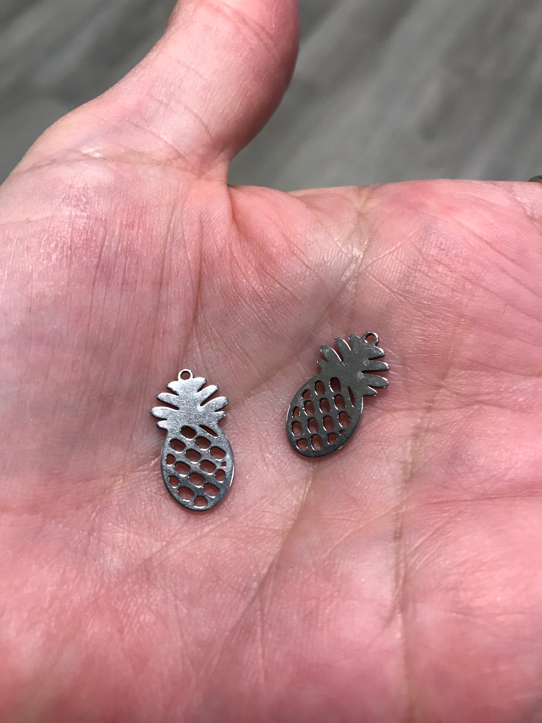 304 STAINLESS PINEAPPLE CHARM