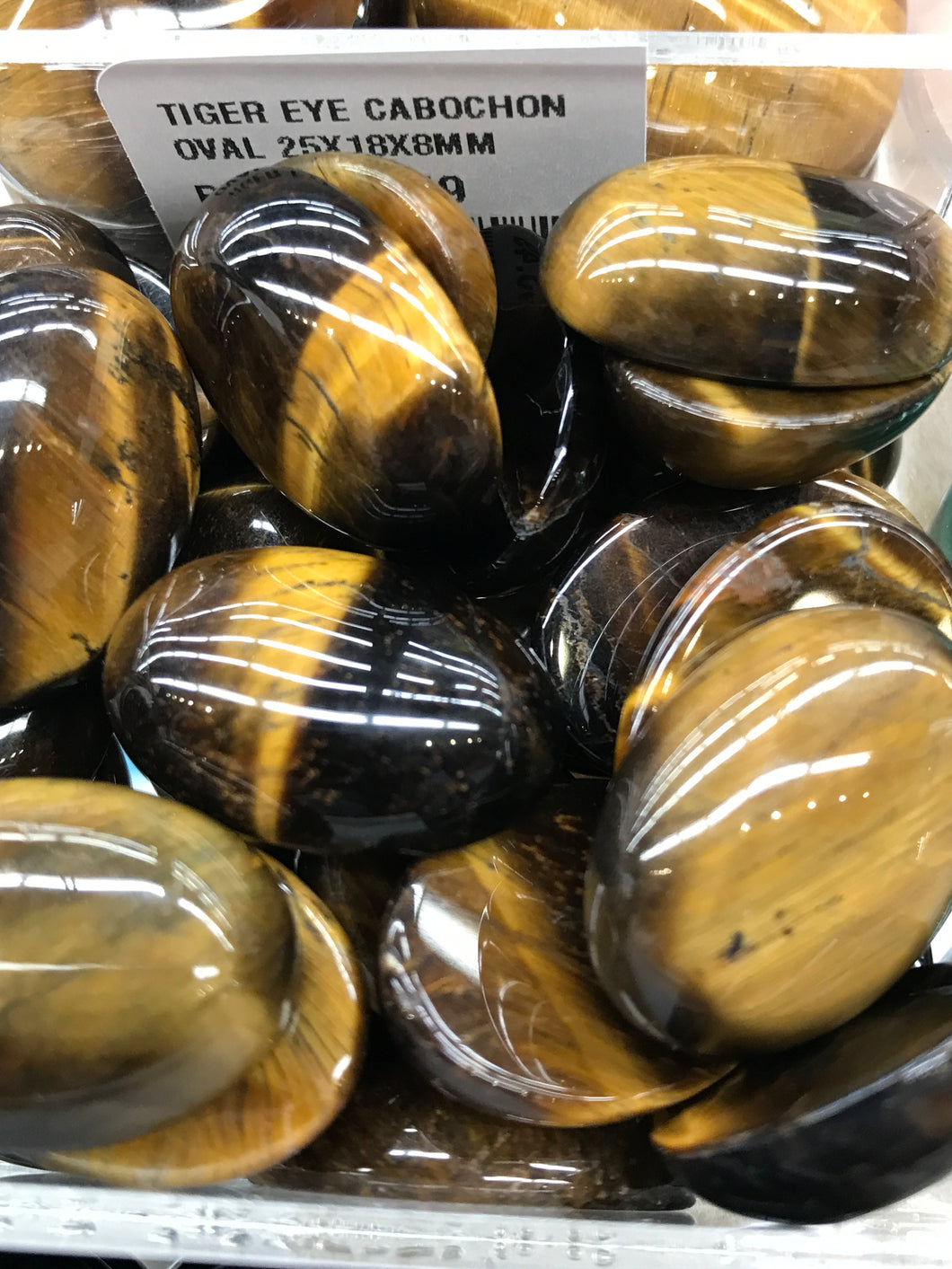 TIGER EYE CABOCHON OVAL 25X18X8MM