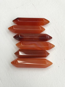 CARNELIAN DOUBLE TERMINATED POINT 31-36X7-8MM