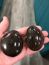 Load image into Gallery viewer, SMOKY QUARTZ GALLET/PALM STONE
