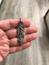 Load image into Gallery viewer, FEATHER PENDANT
