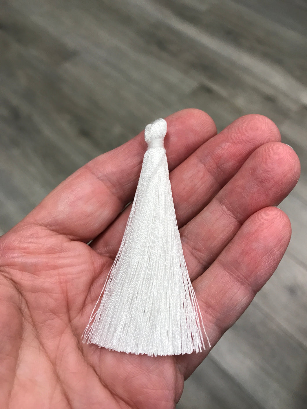 NYLON TASSEL WHITE
