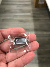Load image into Gallery viewer, SHELL BOX CLASP BRASS
