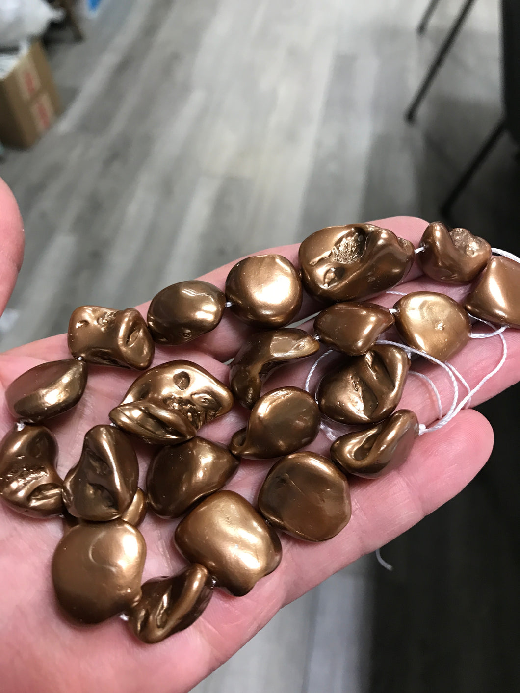 SHELL PEARL NUGGETS