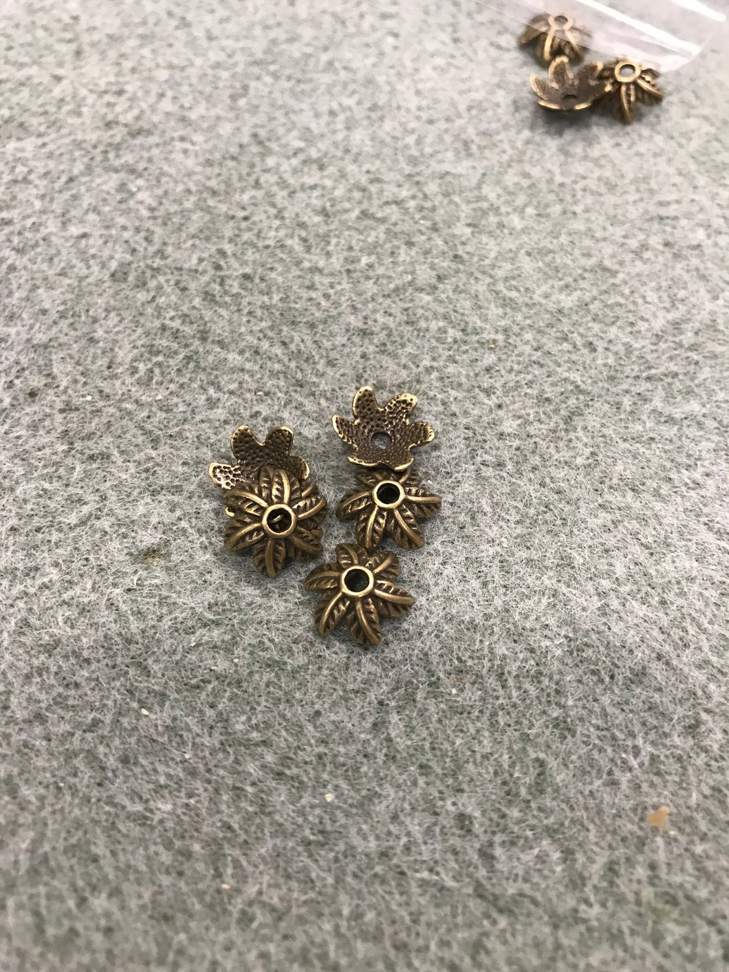 BEAD CAP