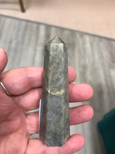 Load image into Gallery viewer, LABRADORITE POINT

